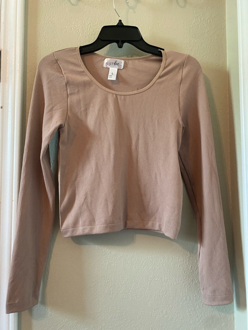 JUST be Long-Sleeve Ribbed Scoop Neck Top in Tan